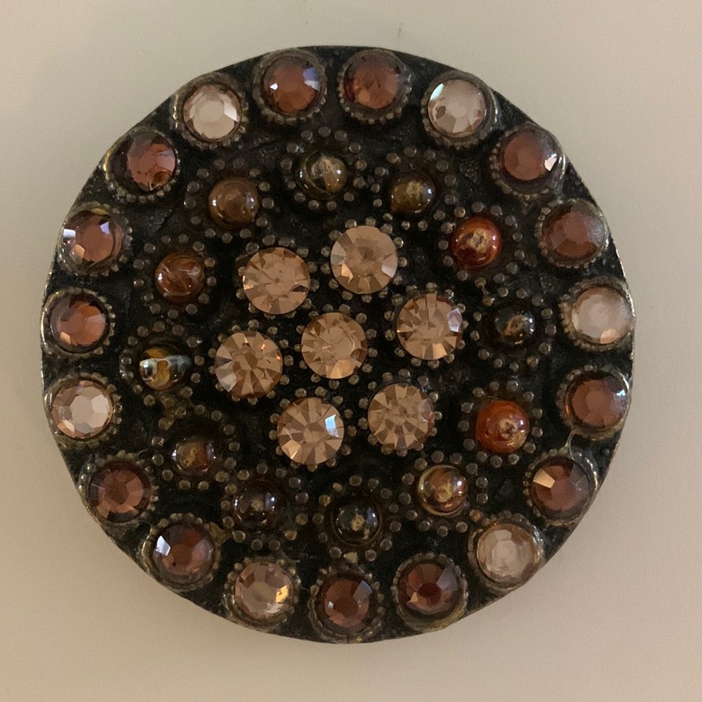 Crystal belt buckle